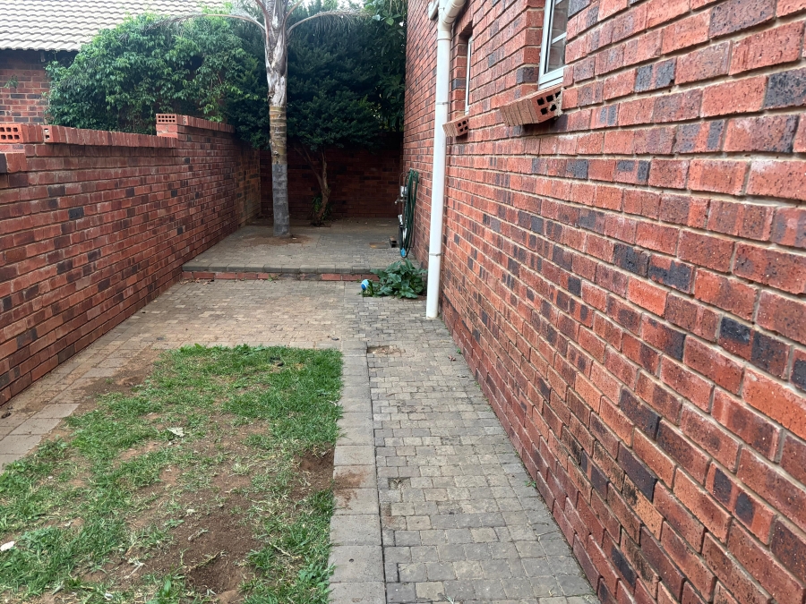To Let 2 Bedroom Property for Rent in Pentagon Park Free State